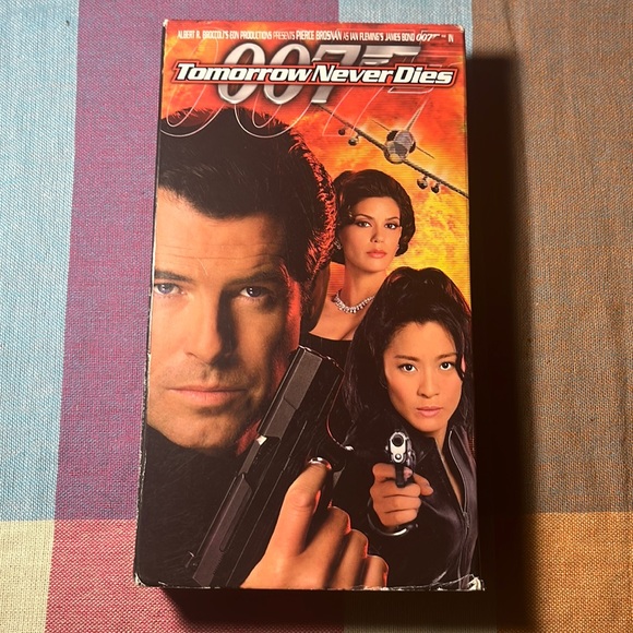 Tomorrow Never Dies 007 VHS - Picture 1 of 3